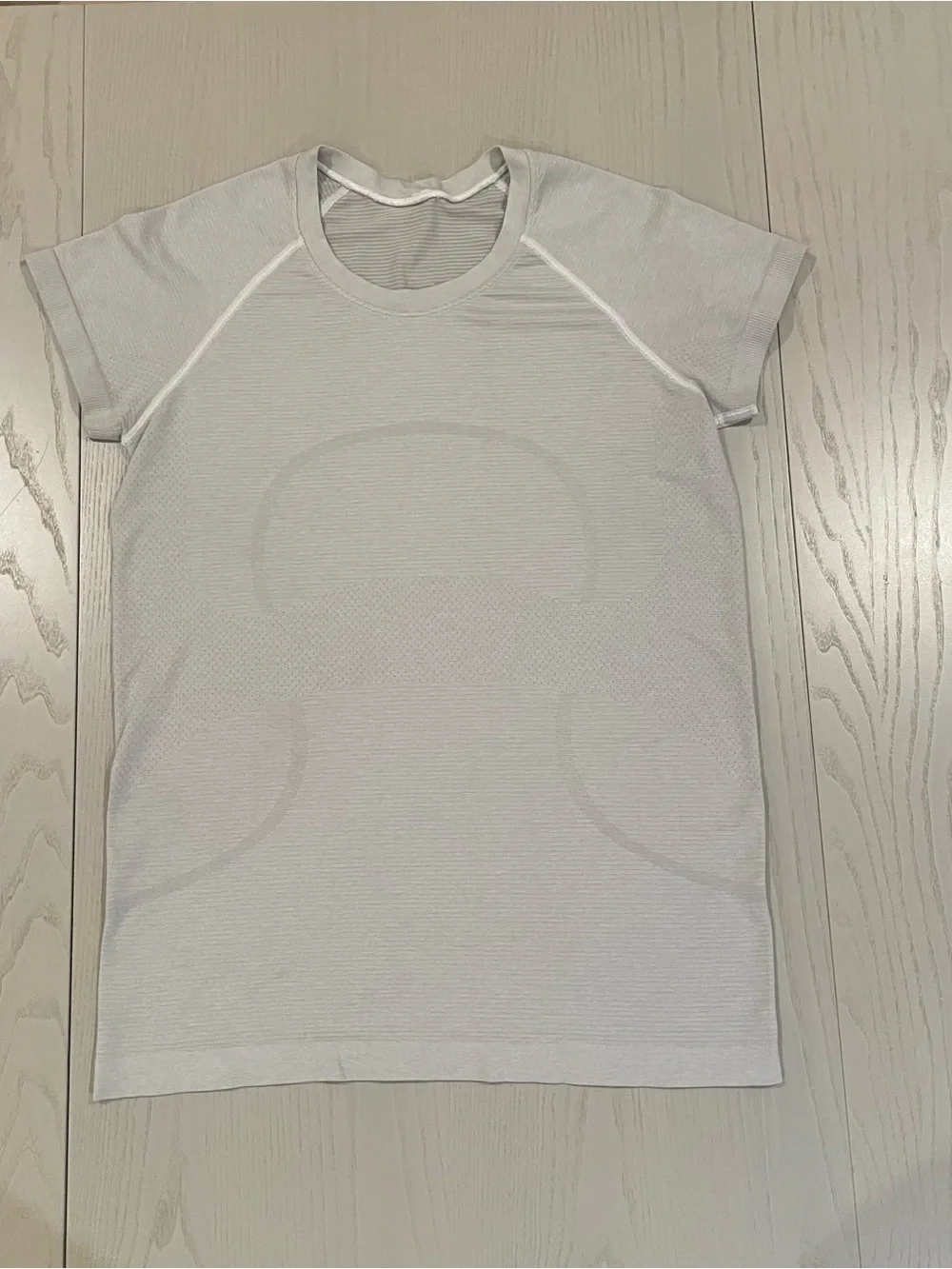 Lululemon Swiftly Tech Short Sleeve 2.0 Off White Light Grey - Size 10